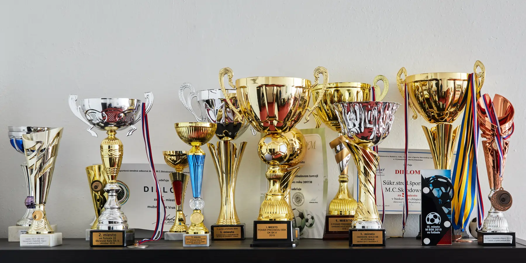 Fotogaléria ŠPORTŠKOLY - Trofeje a vyznamenania