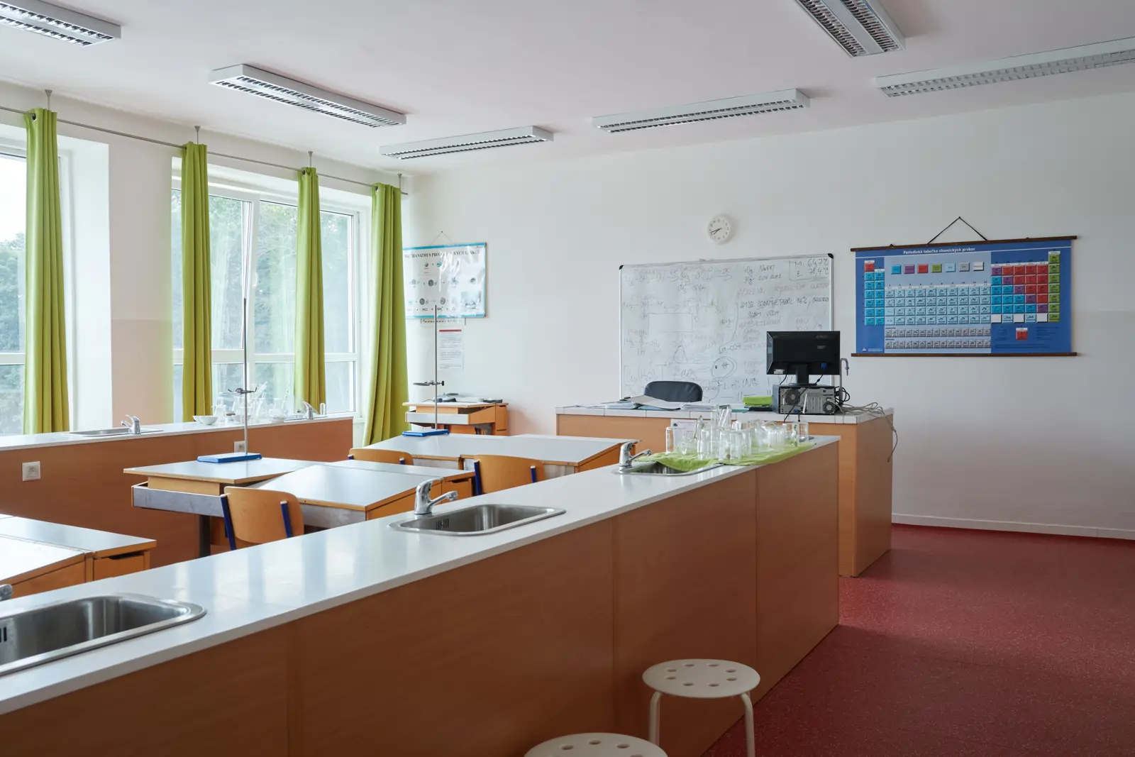 Fotogaléria ŠPORTŠKOLY - učebňa chémie a biológie - 3