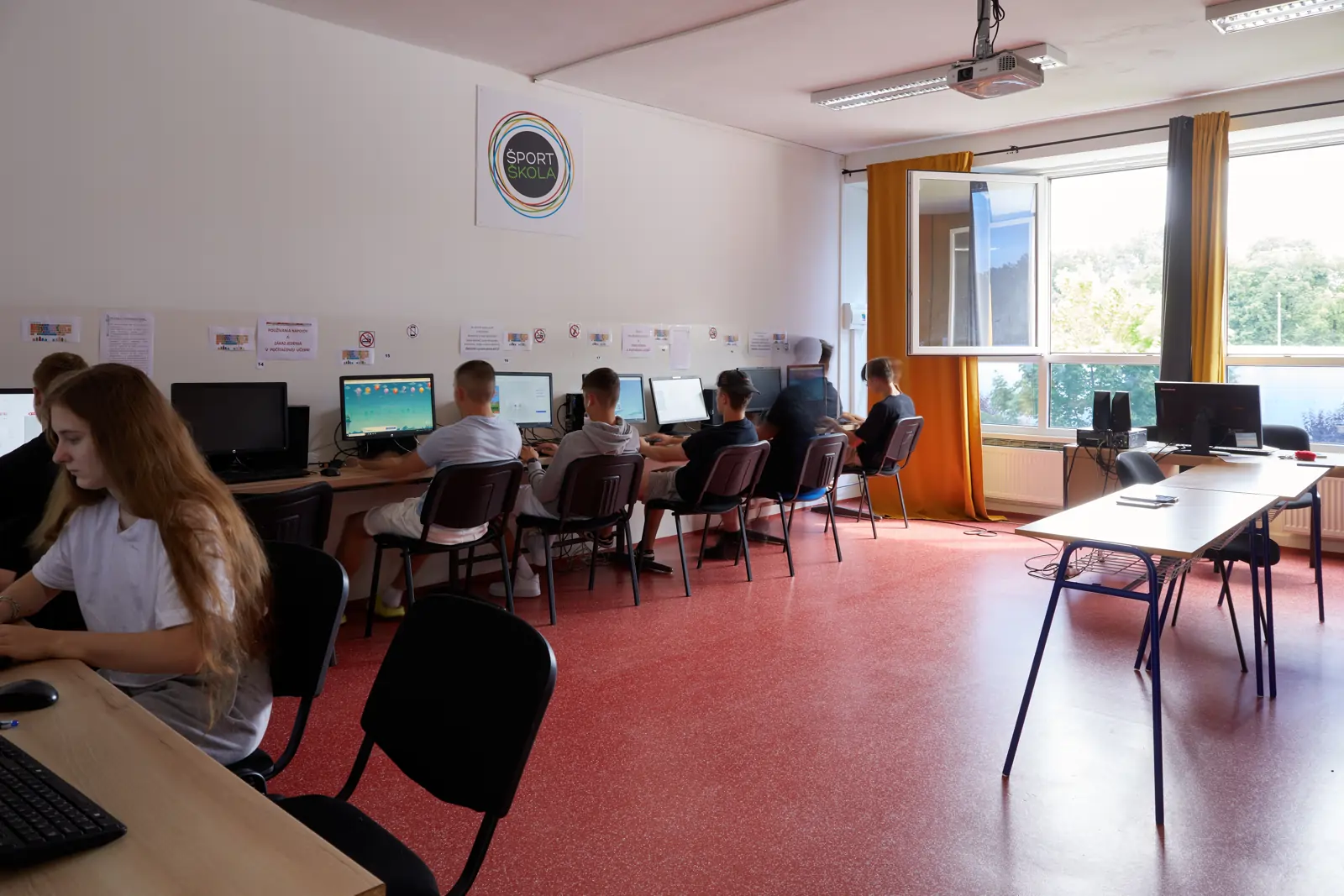 Fotogaléria ŠPORTŠKOLY - učebňa výpočtovej techniky - 1